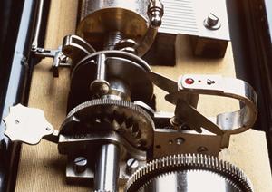 お年寄りに優しい階段リフトです